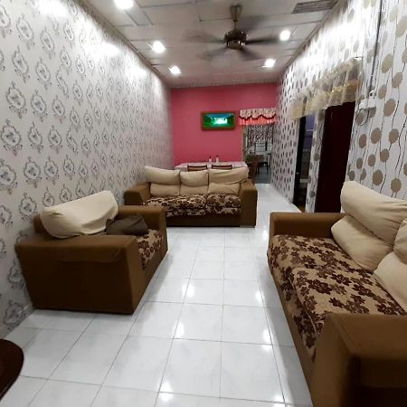 Bemban Garden Homestay Бату-Гажда Екстер'єр фото